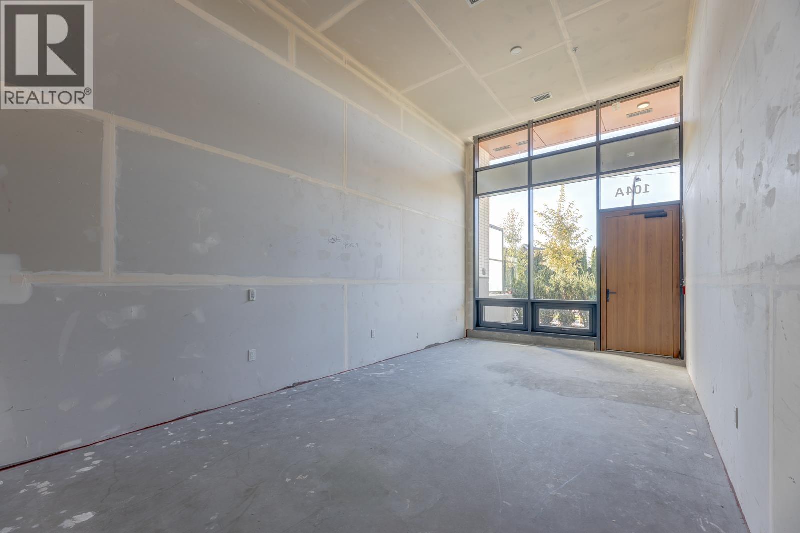 104/204 422 E 3RD STREET