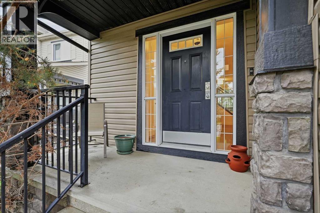 114 Cougarstone Crescent SW