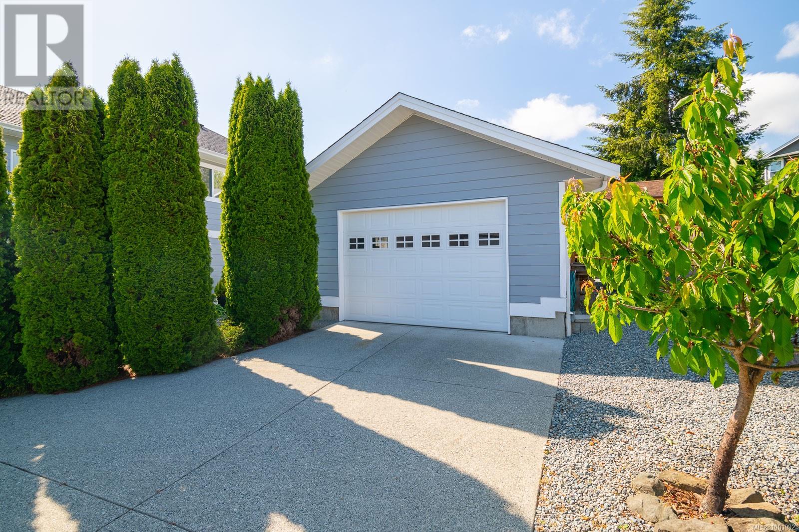 530 Douglas Pl