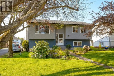 2343 Orchard Ave Sidney BC V8L1T8