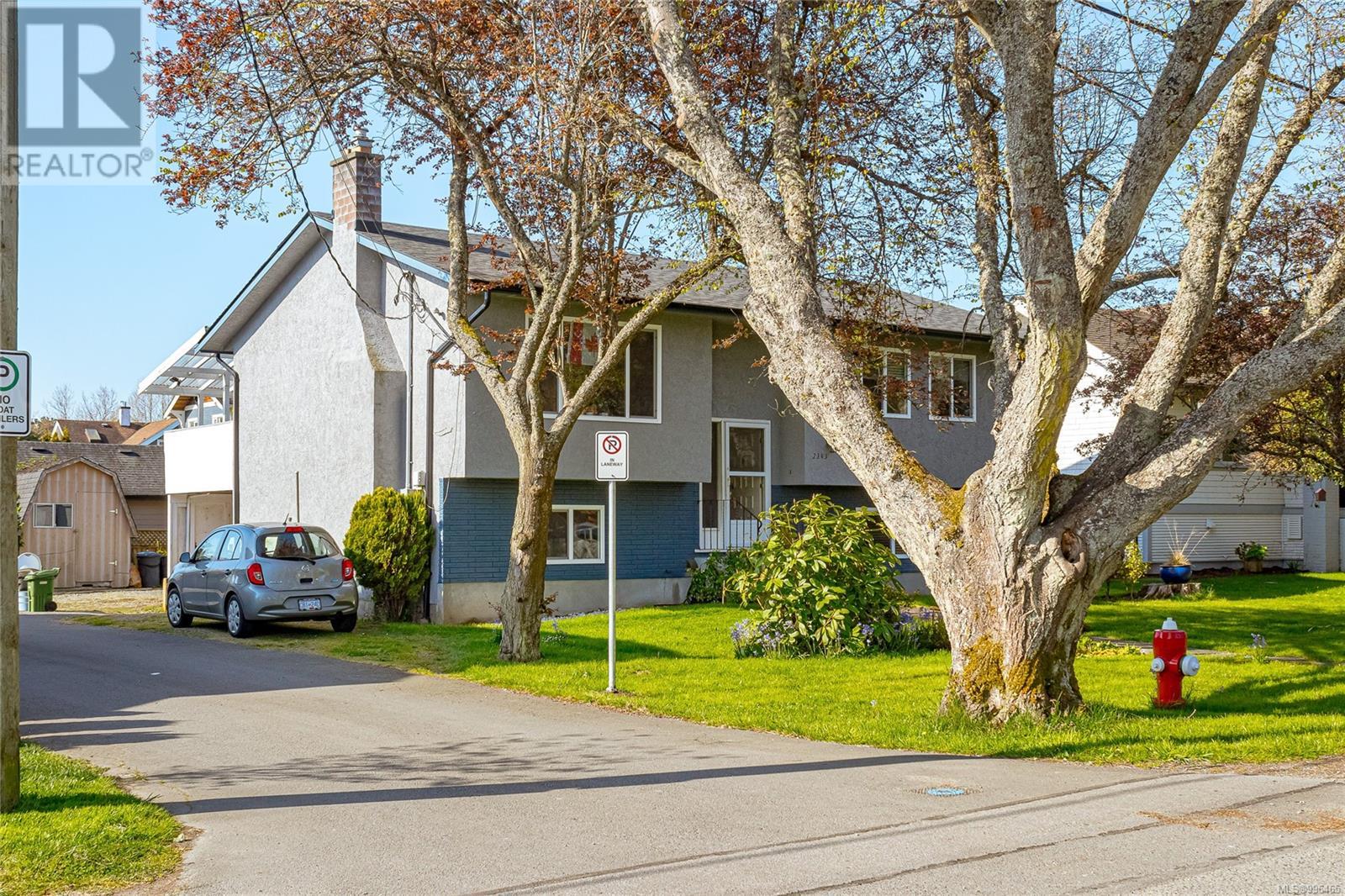2343 Orchard Ave