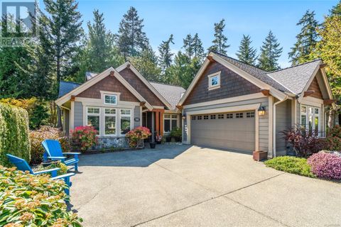 532 Eaglewood Crt Qualicum Beach BC V8W2C4