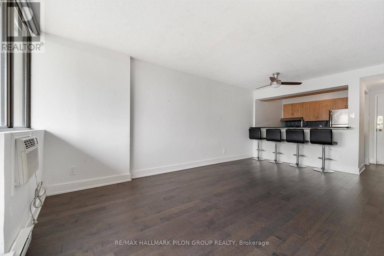 902 - 154 NELSON STREET