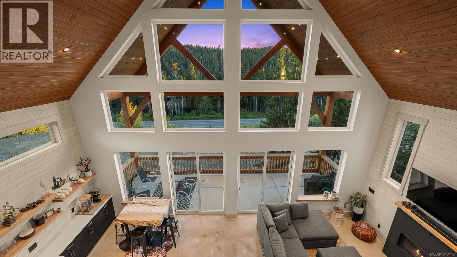 455 ARROWSMITH Ridge