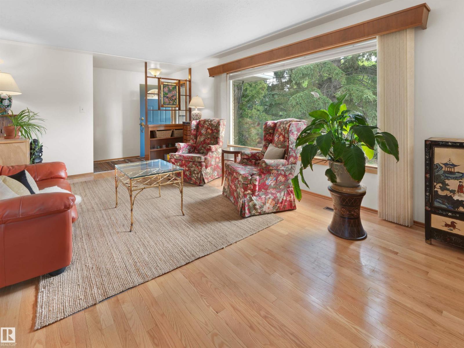 5832 114A ST NW