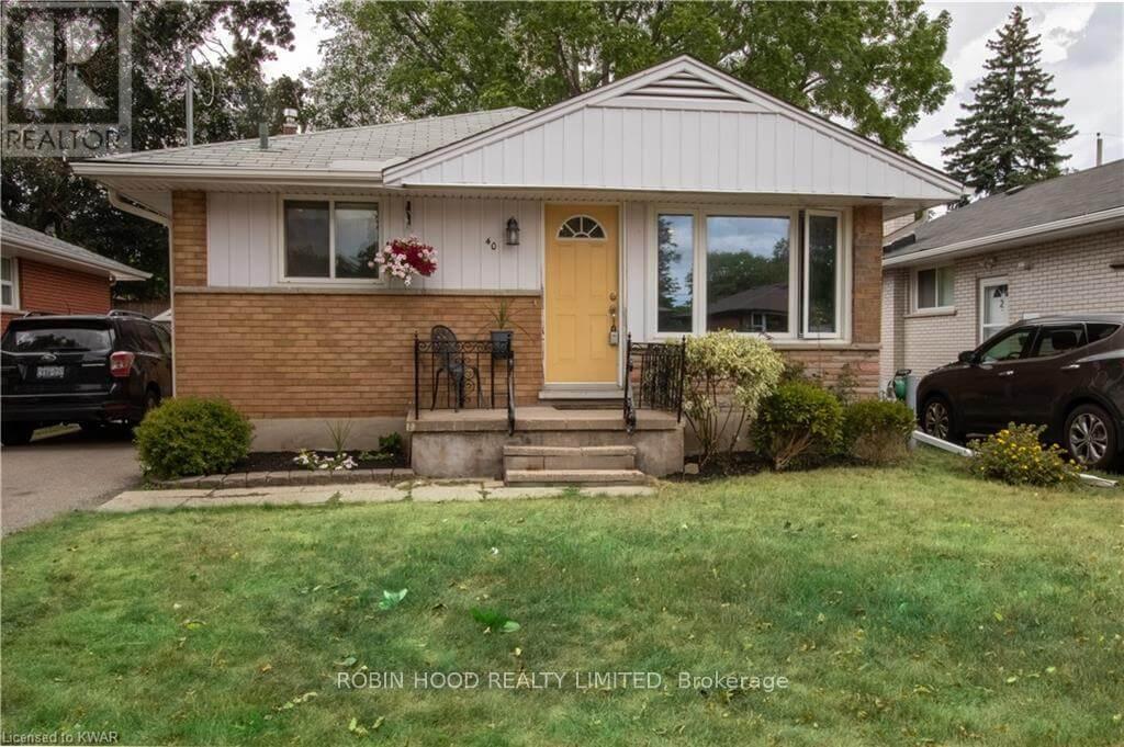UNIT 2 - 40 WINSLOW DRIVE