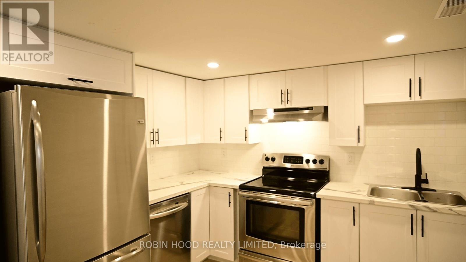 UNIT 2 - 40 WINSLOW DRIVE