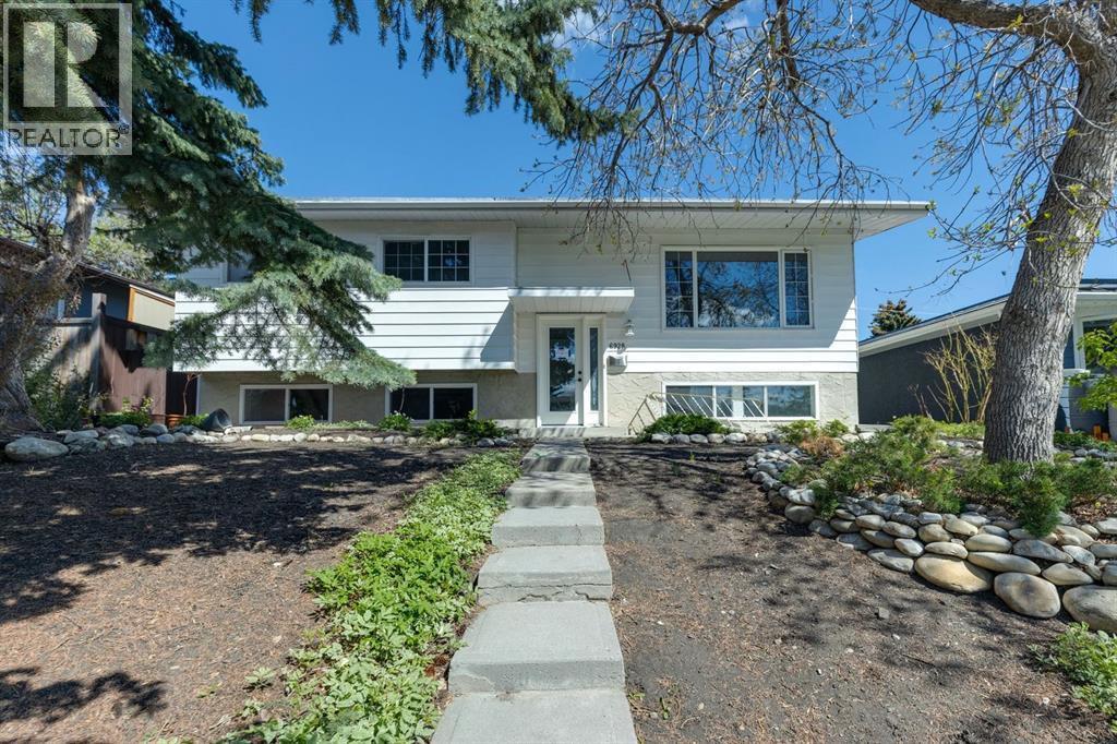 6928 Hunterbow Crescent NW