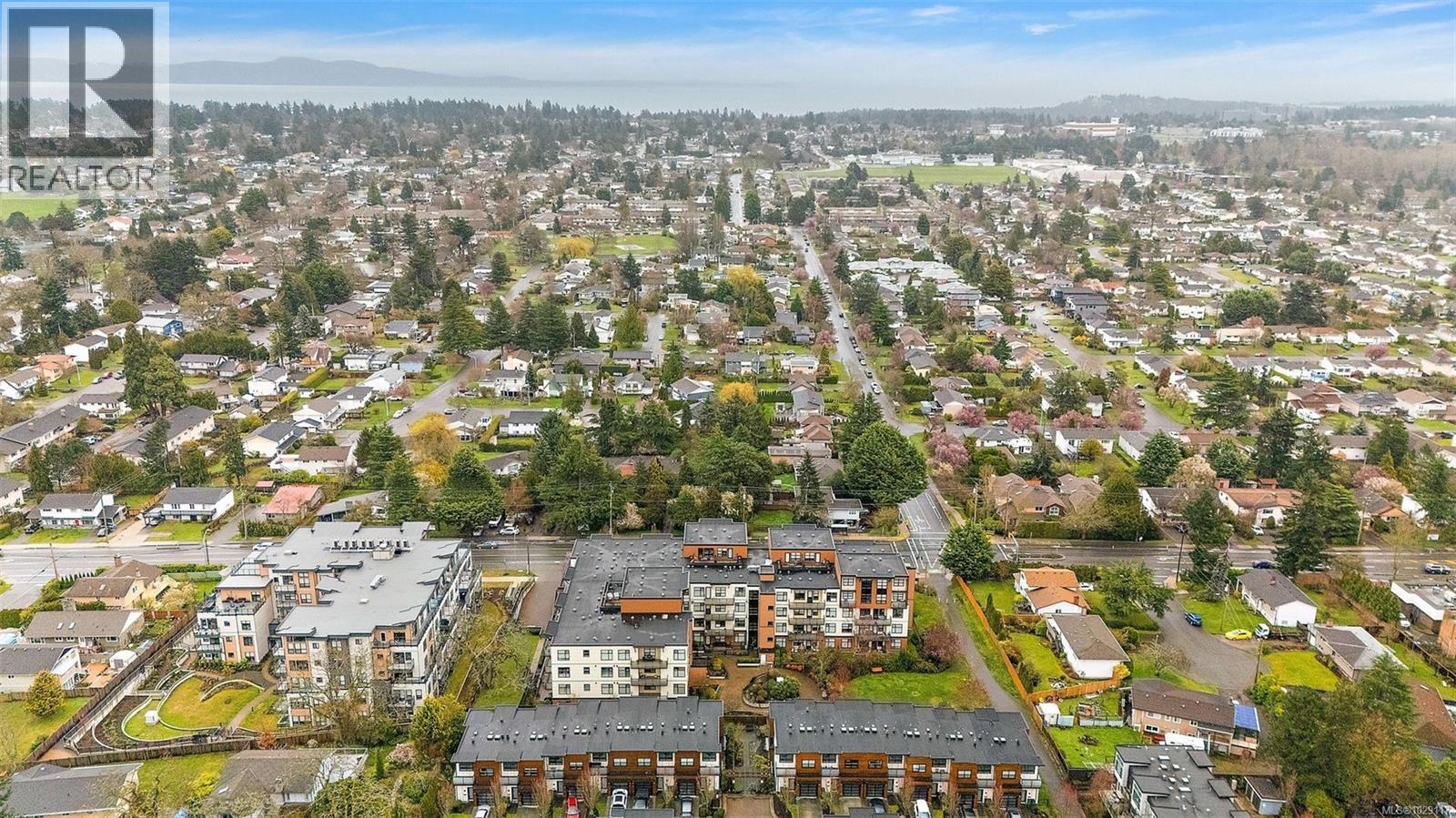 208 4000 Shelbourne St