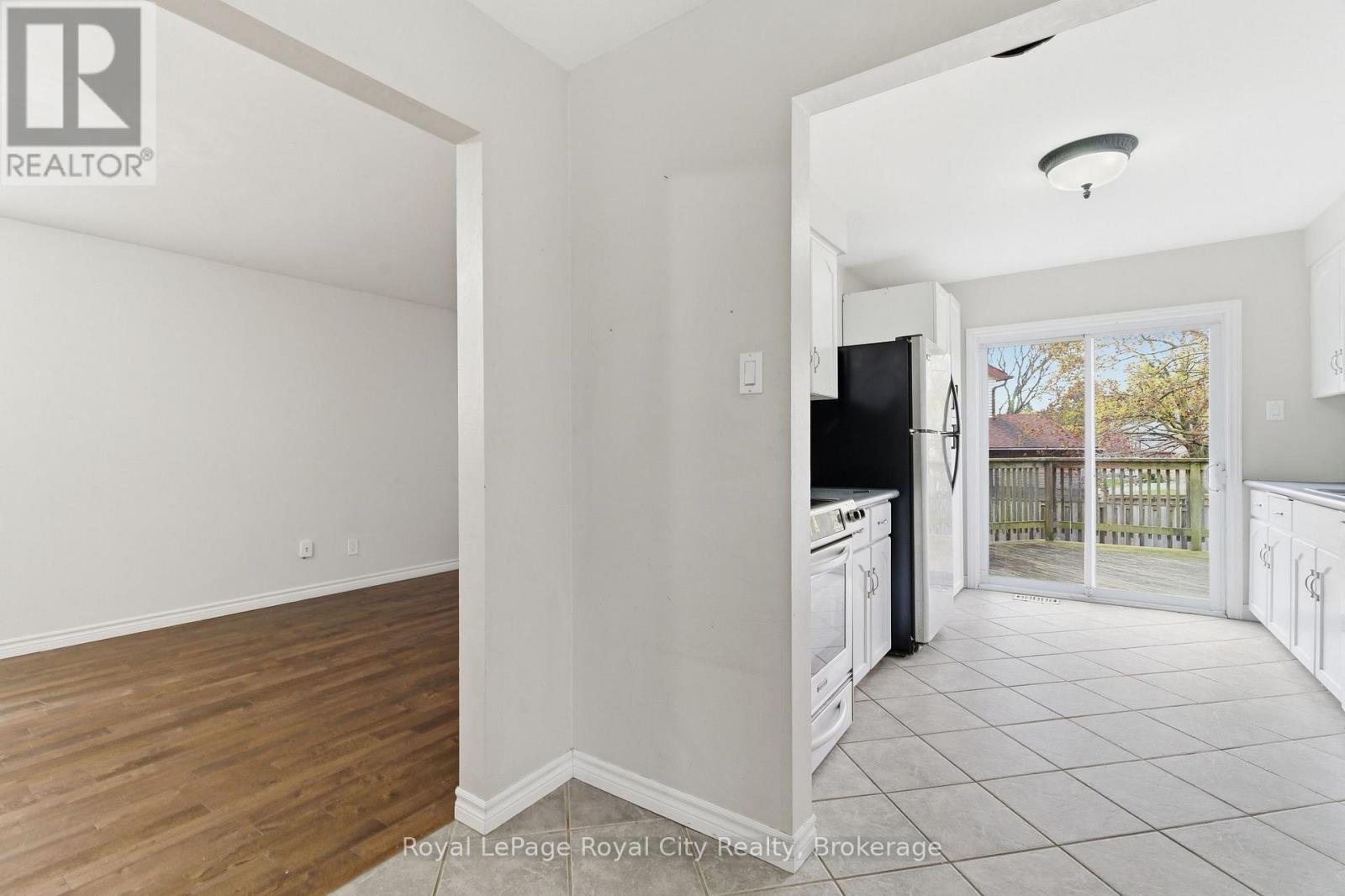 11 SAGEWOOD PLACE