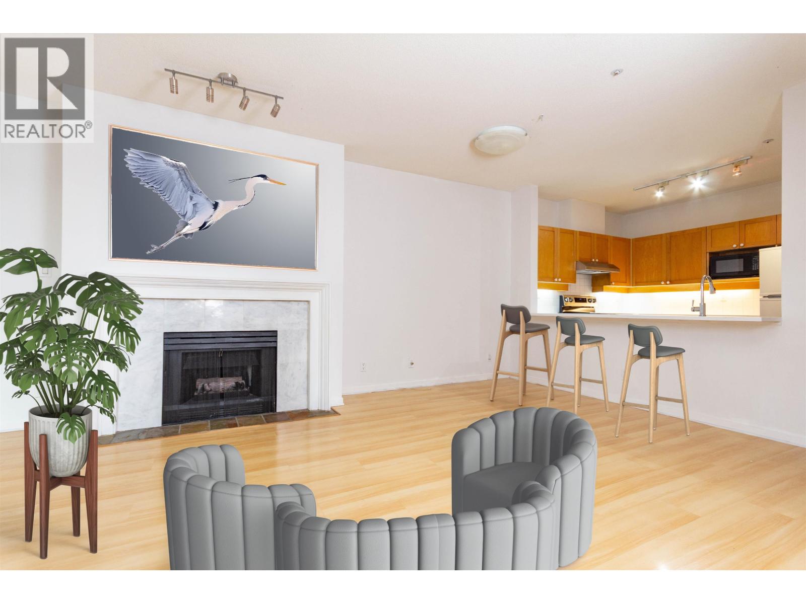 202 1820 E KENT AVENUE