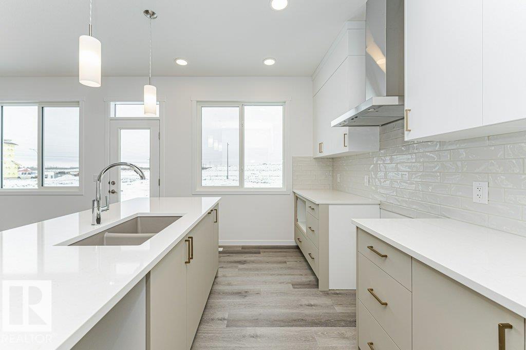 6276 180 AV NW
