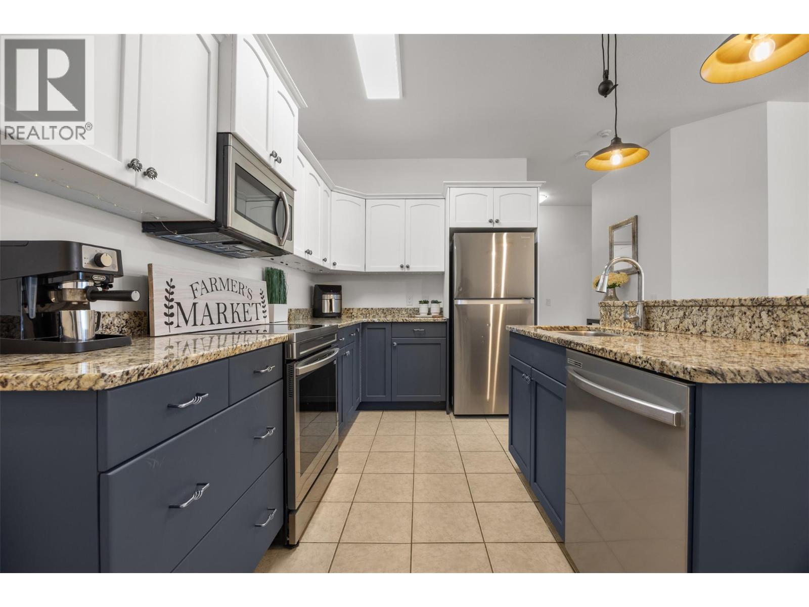 2523 Shannon View Drive Unit# 204