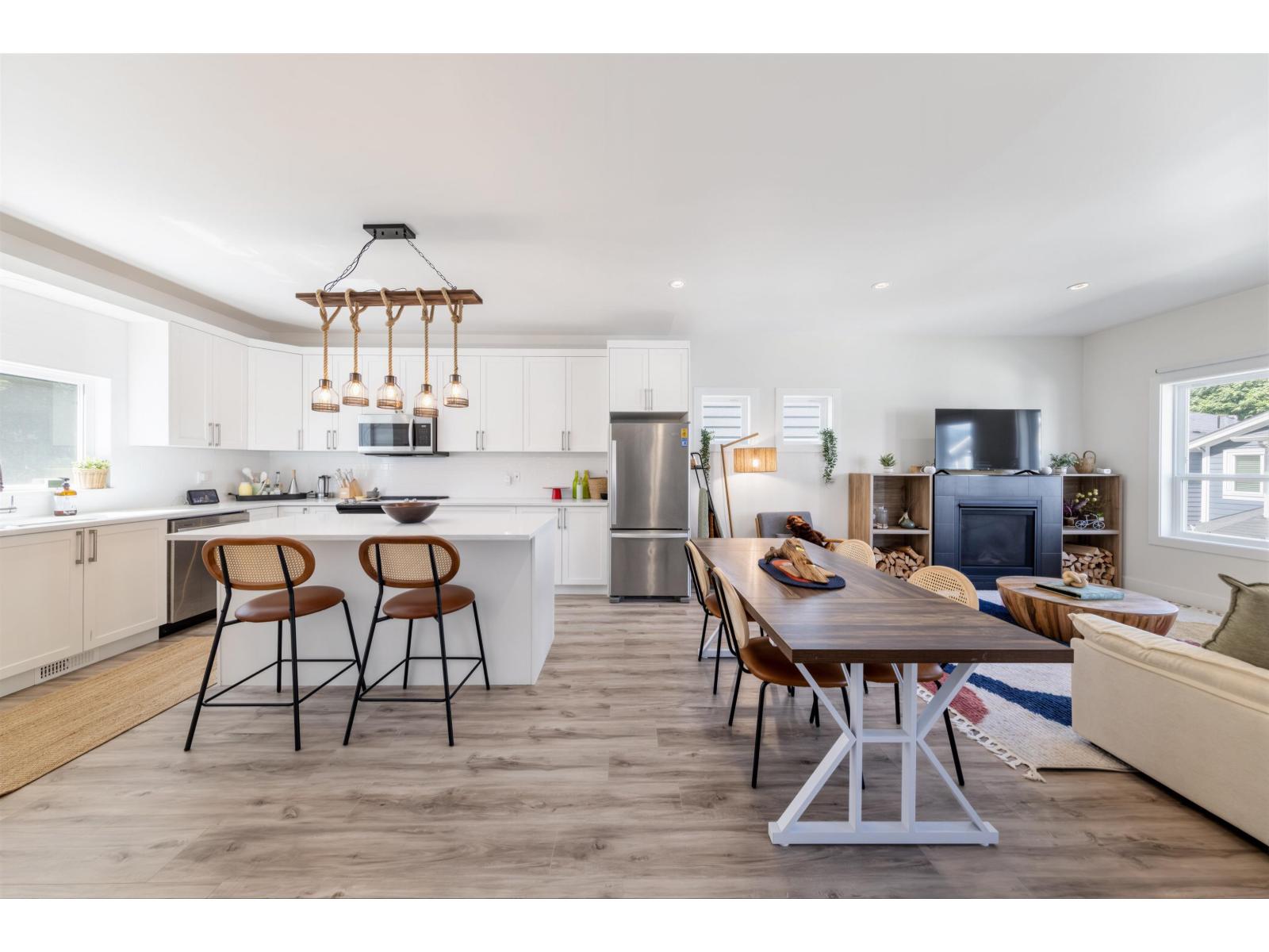 16 750 HOT SPRINGS ROAD|Harrison Hot Springs