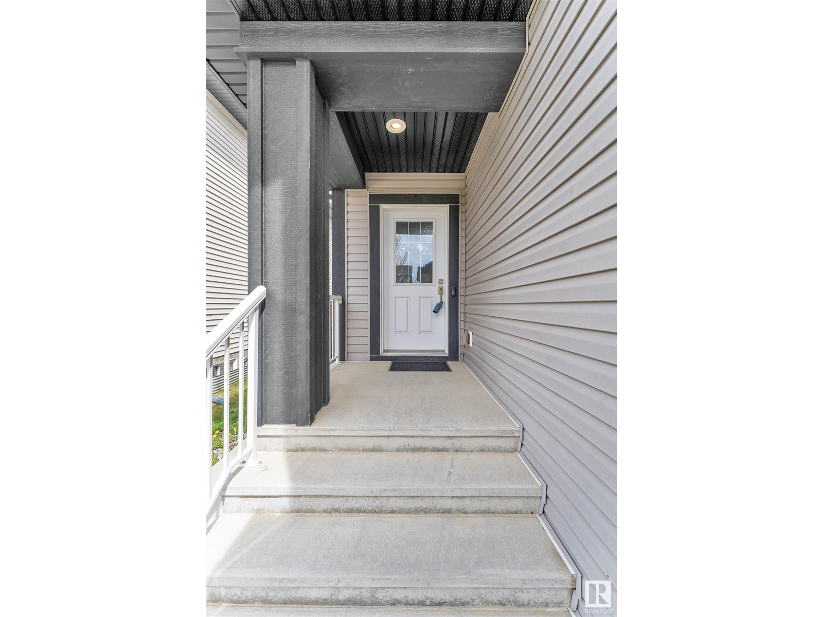 2926 17A AV NW