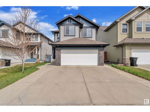 2926 17A AV NW Edmonton AB T6T0R8