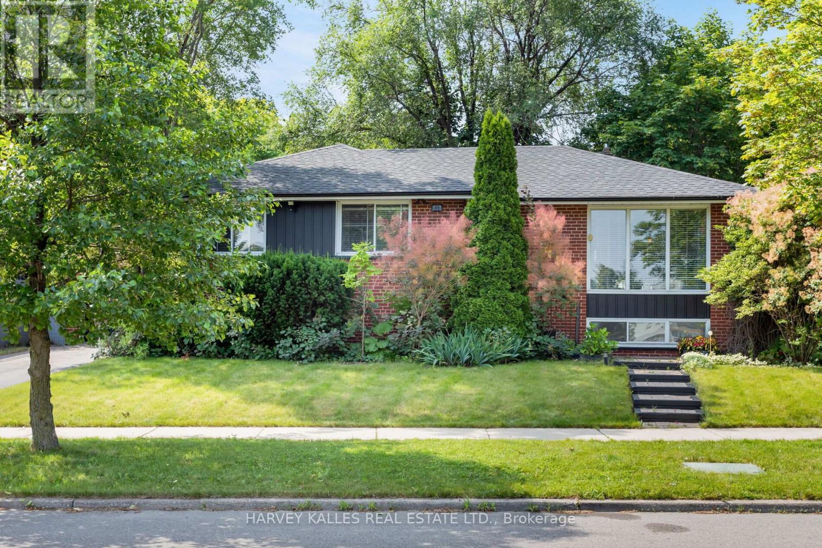 Photo 1 of 12 — 49 LEARMONT DRIVE, Toronto (Willowridge-Martingrove-Richview), ON M9R2E9