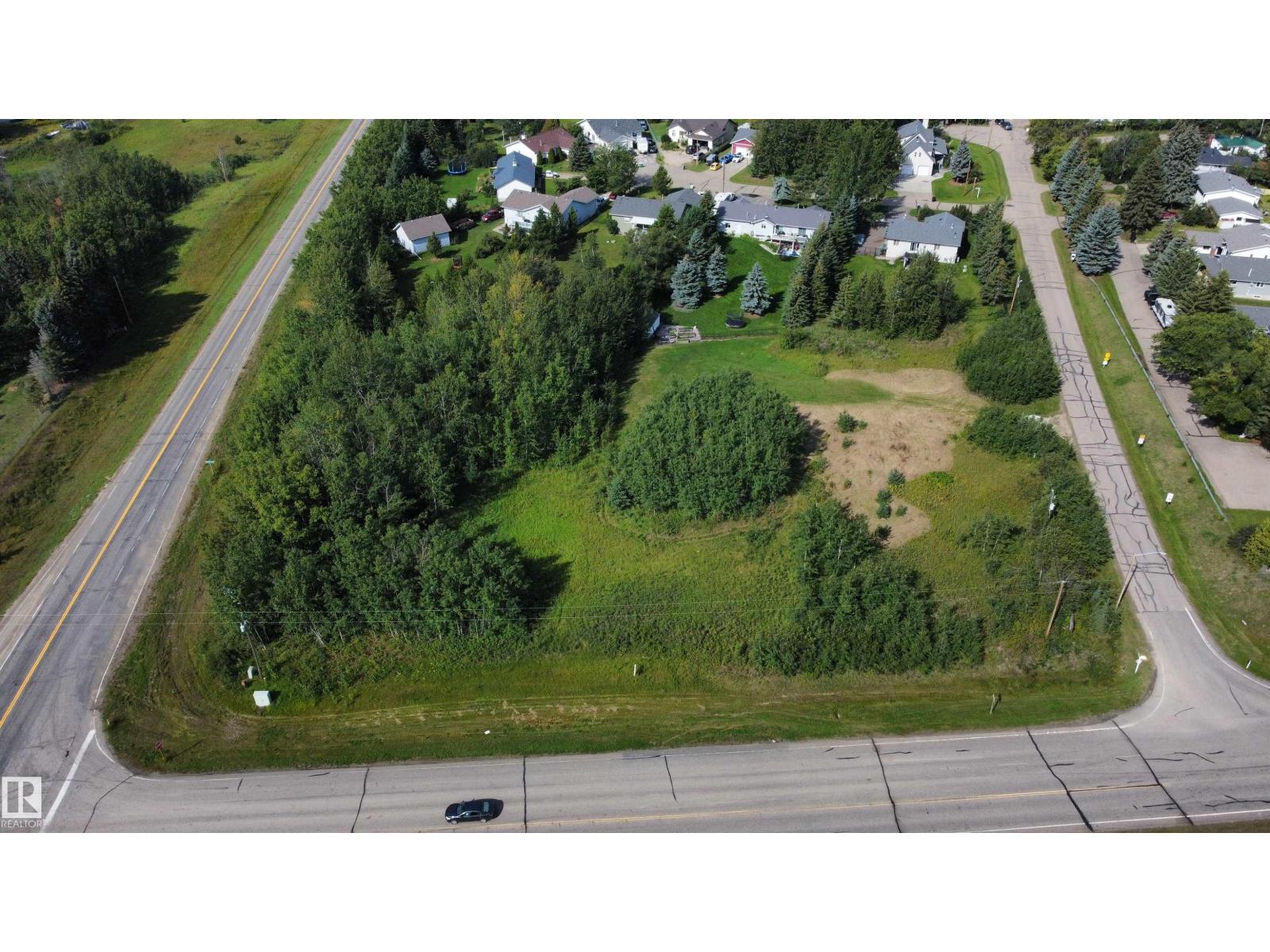 487 LAKESIDE DR