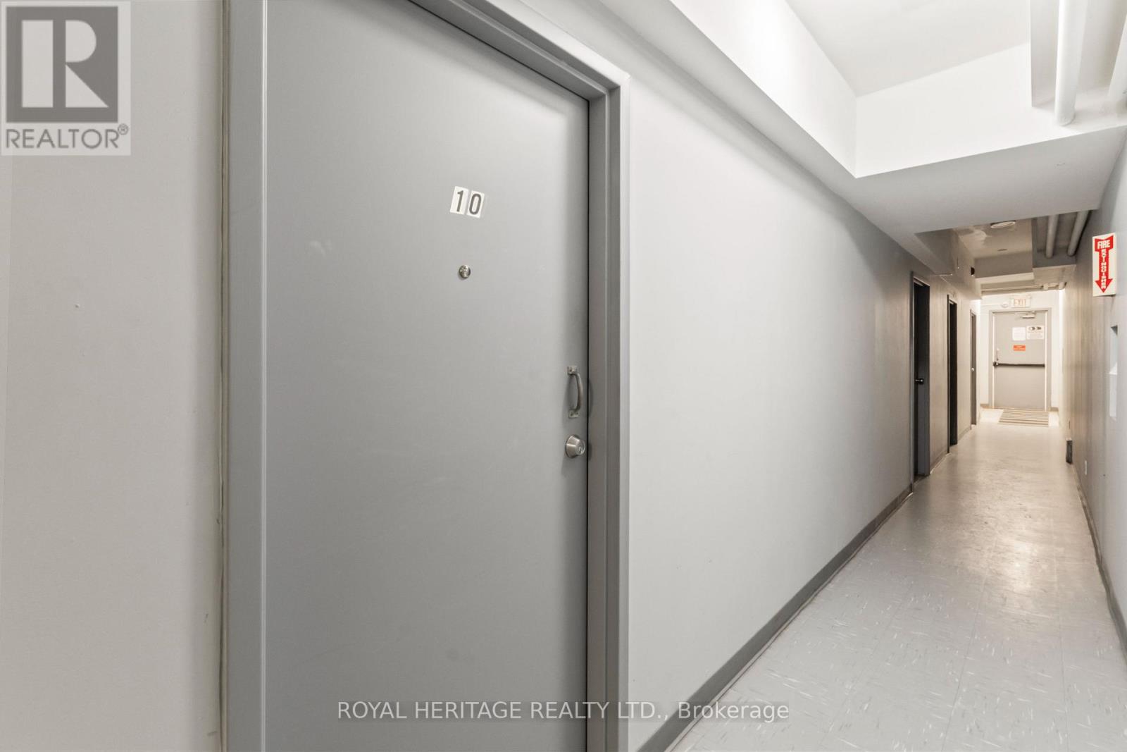 10 - 264 DIVISION STREET