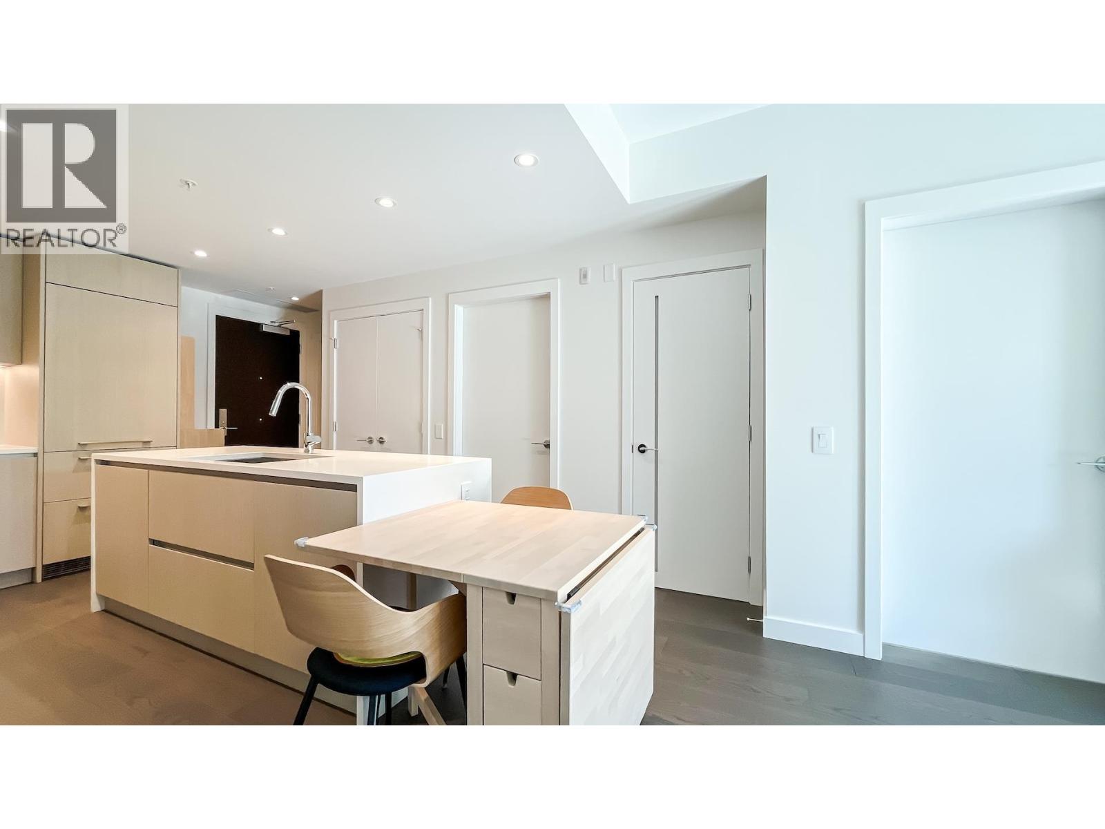 313 5168 CAMBIE STREET