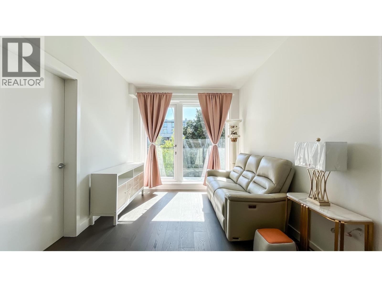 313 5168 CAMBIE STREET