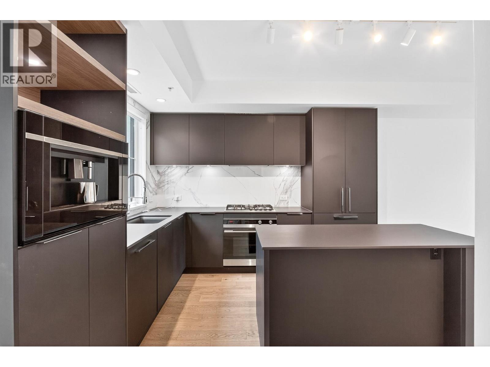 109 2070 CURLING ROAD