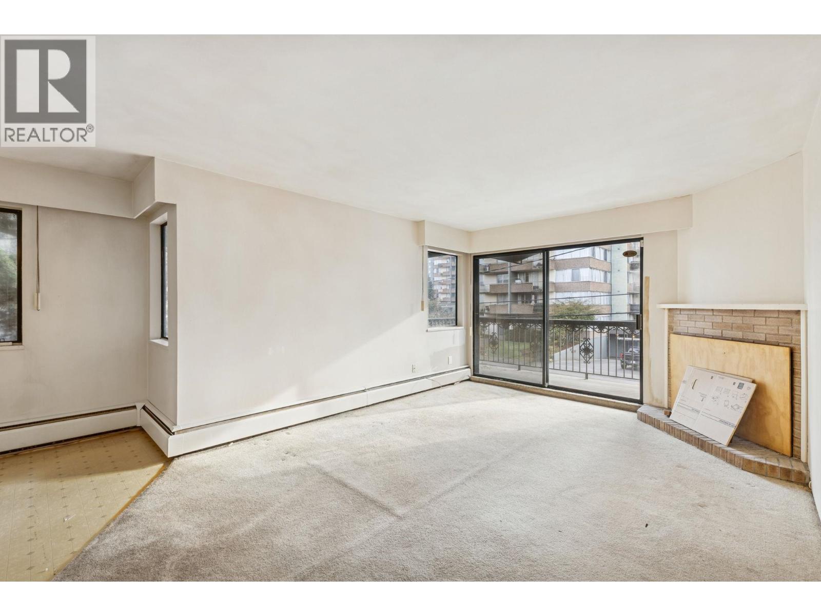 205 707 HAMILTON STREET