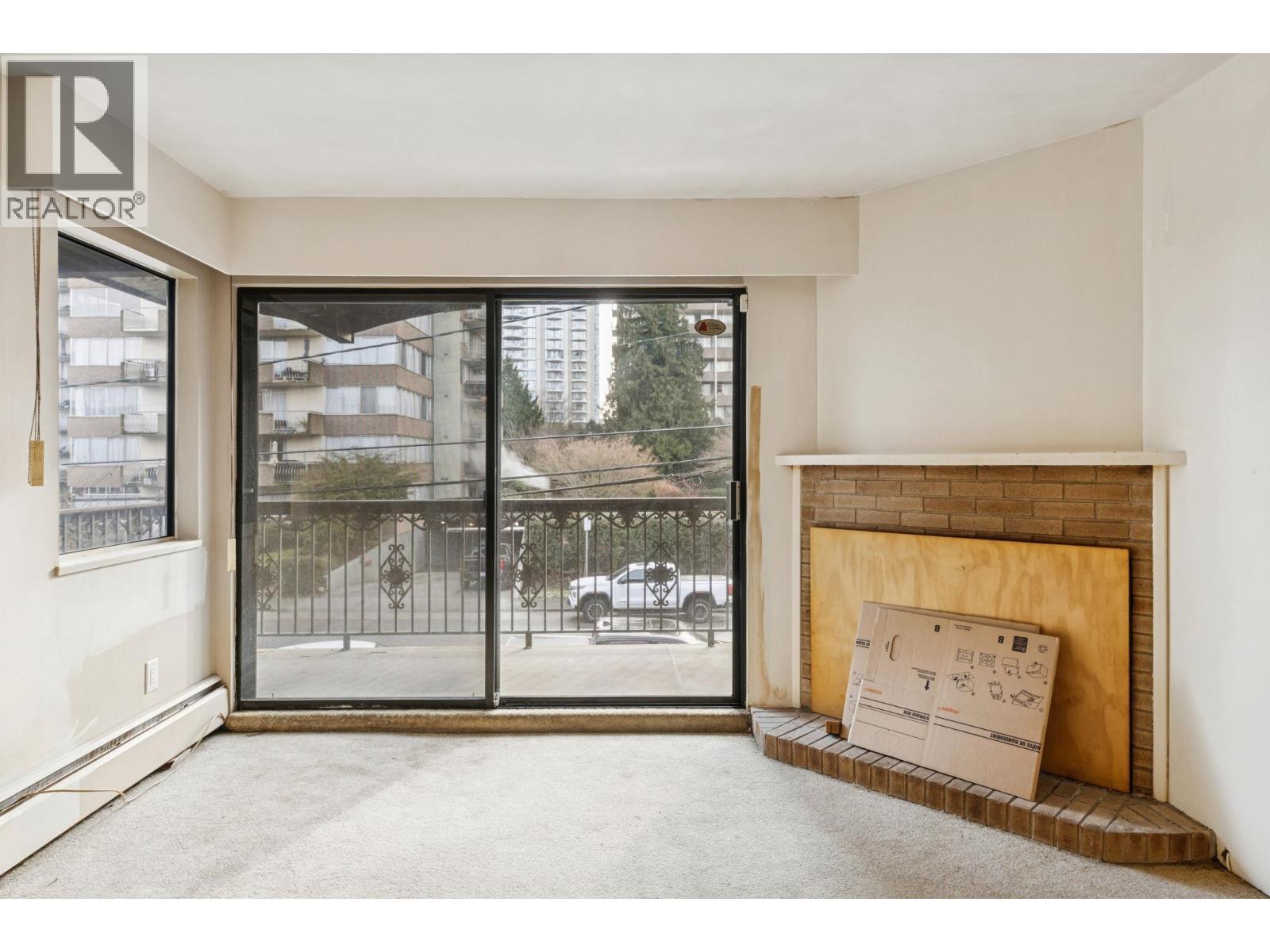 205 707 HAMILTON STREET