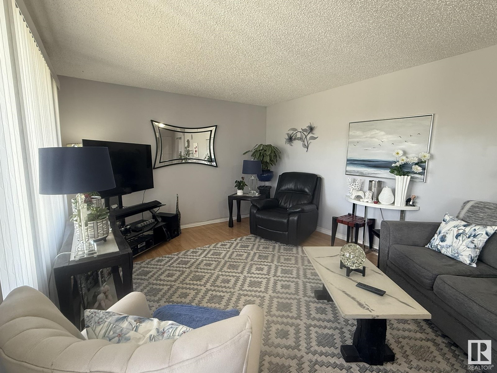 10622 150 ST NW NW