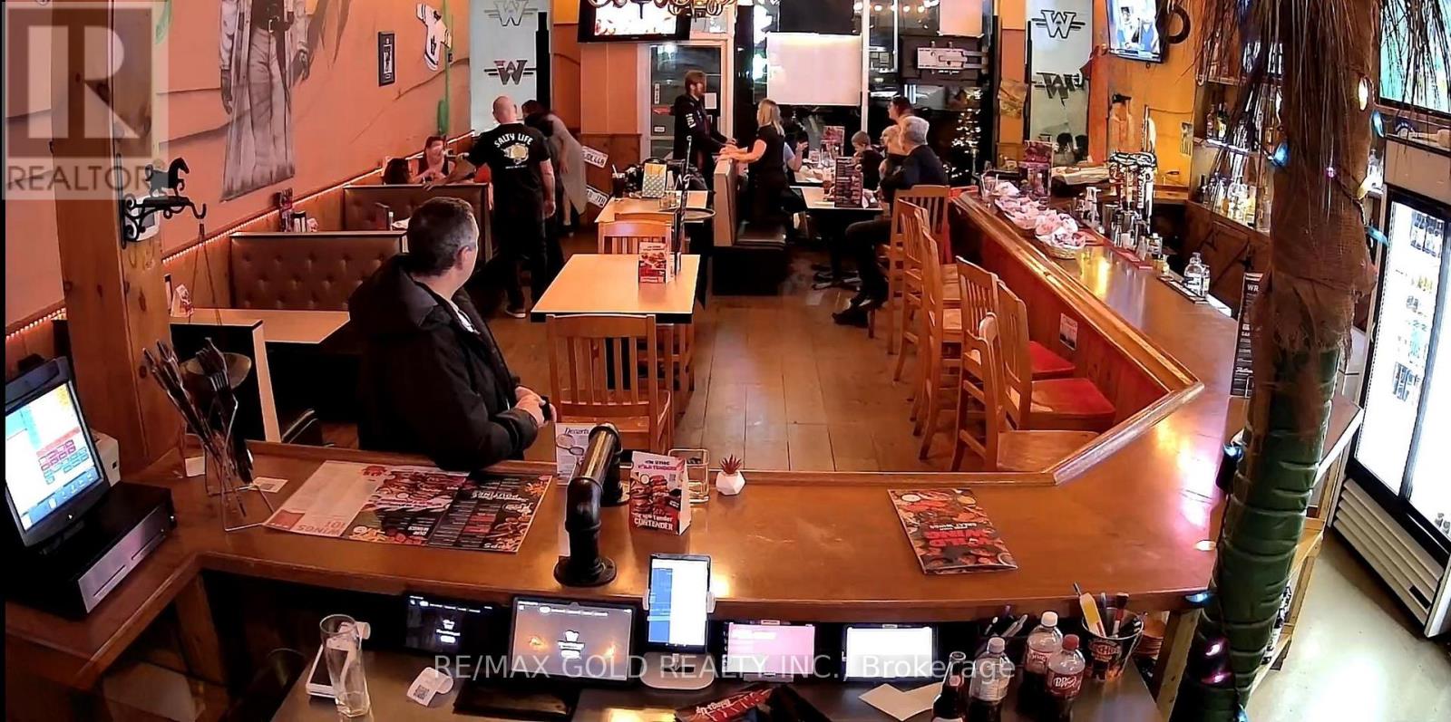 4 - 570 KINGSTON ROAD