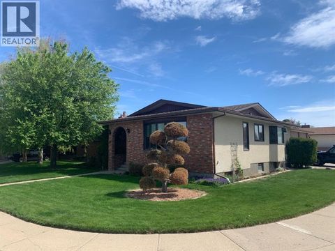 1813 Elm Road S Lethbridge AB T1K4X5