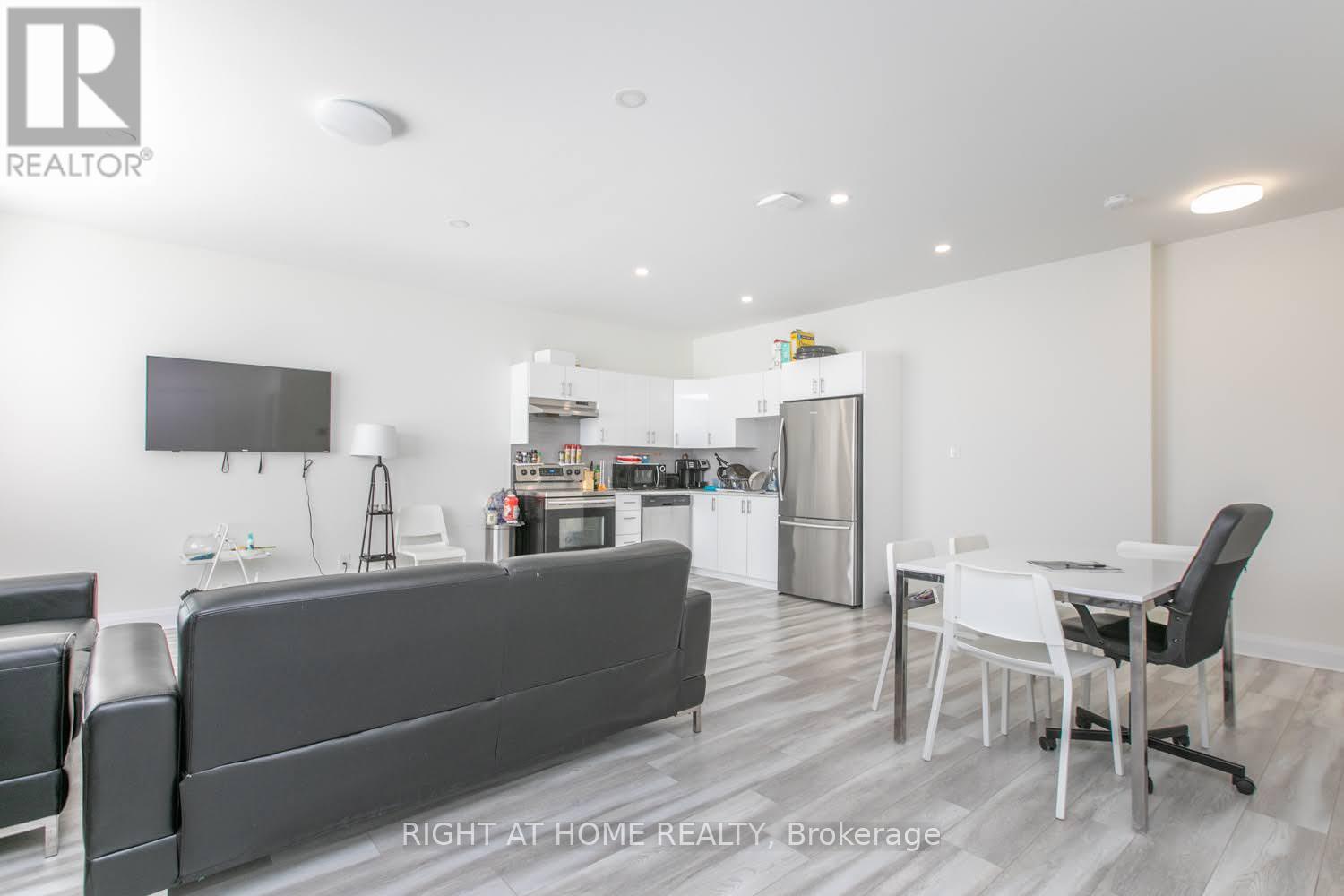 1558-1562 BASELINE ROAD