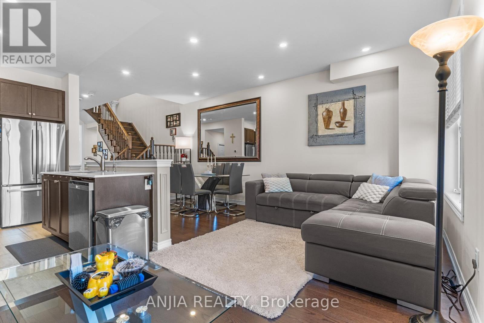 24 MORRA AVENUE