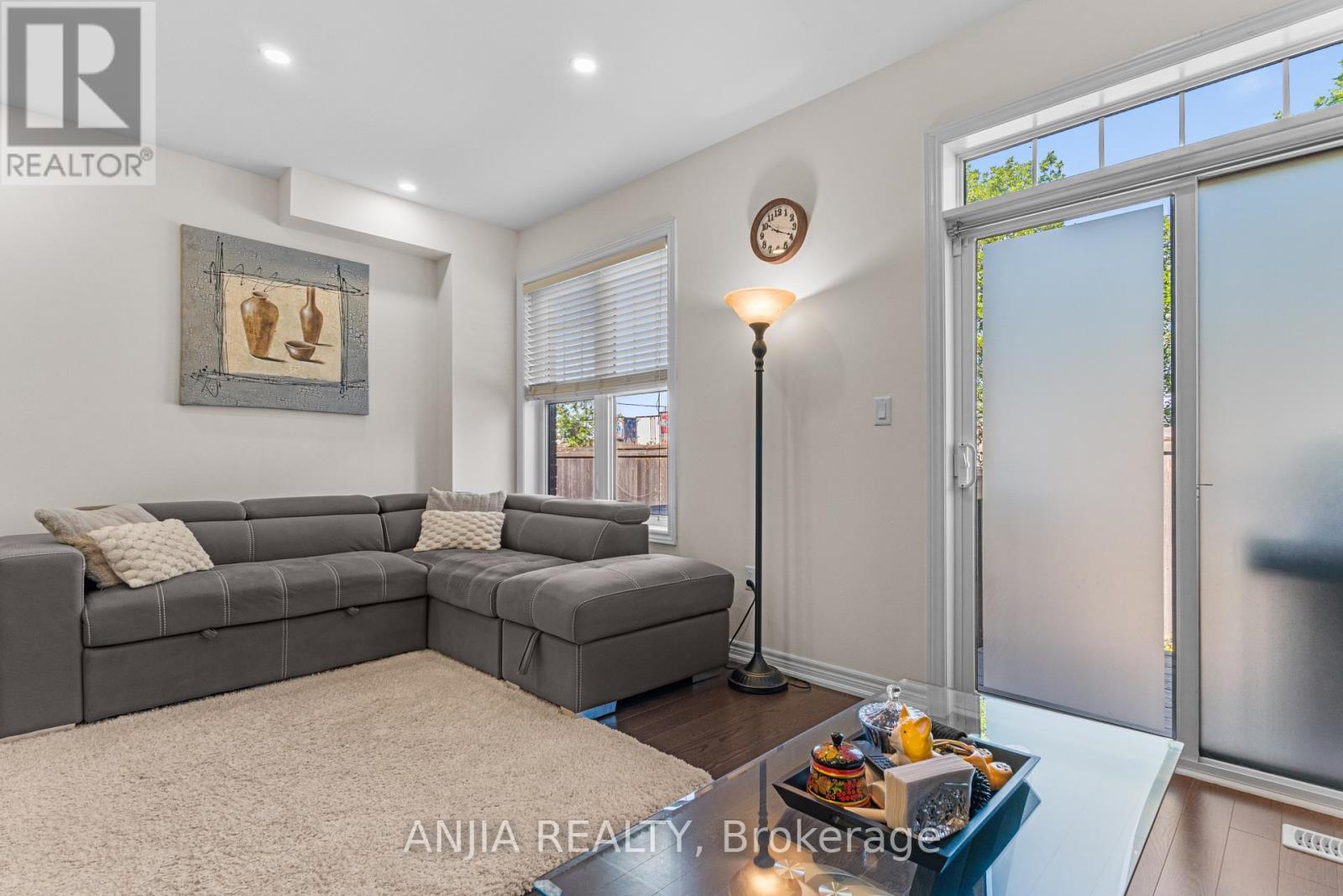 24 MORRA AVENUE
