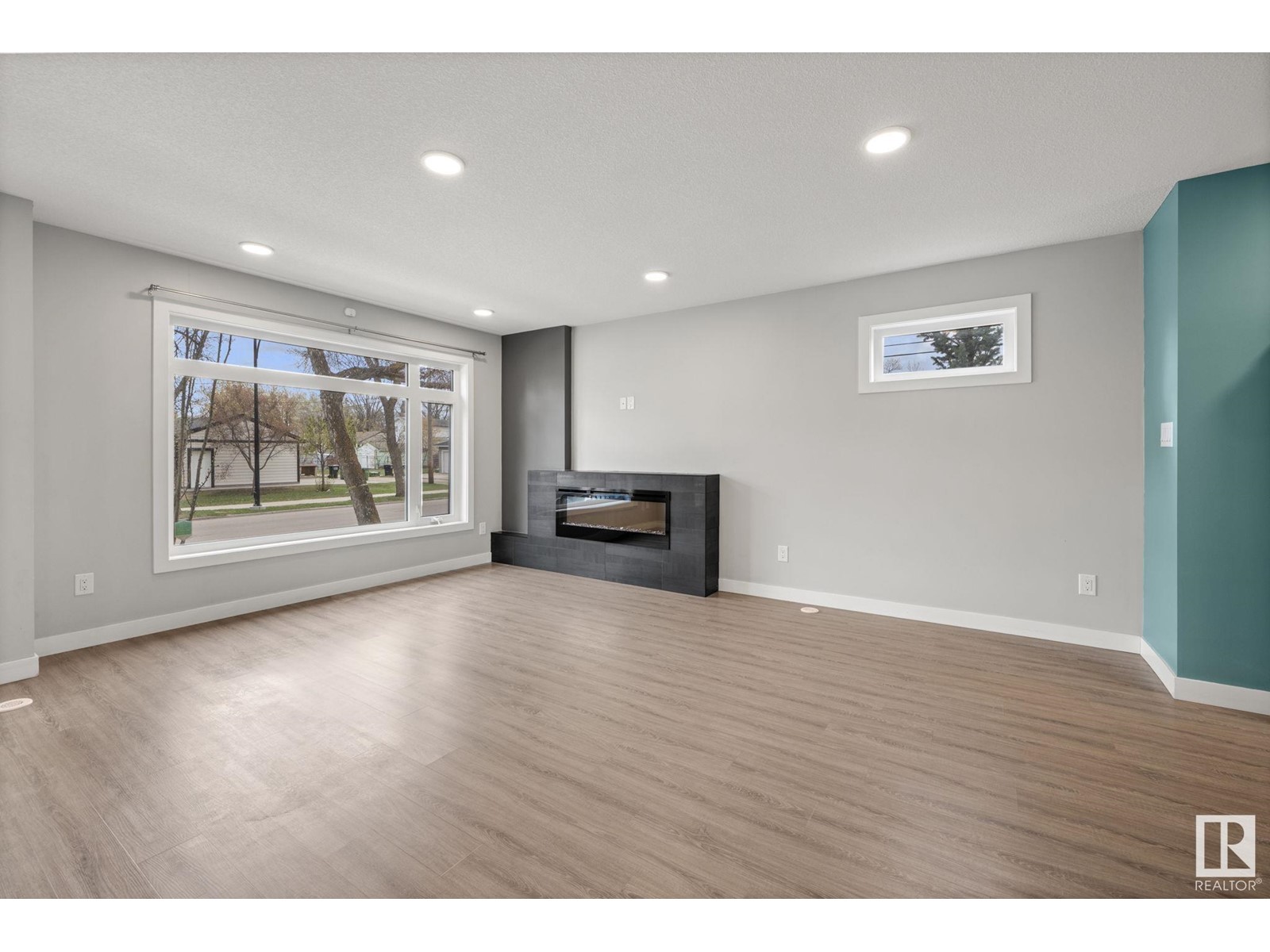12208 117 AV NW NW