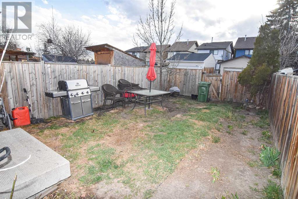 6632 Temple Drive NE
