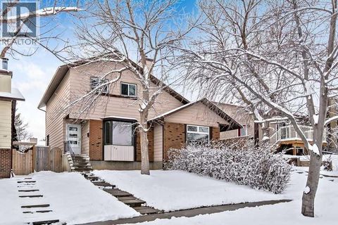 129 Berwick Drive NW Calgary AB T3K1E7