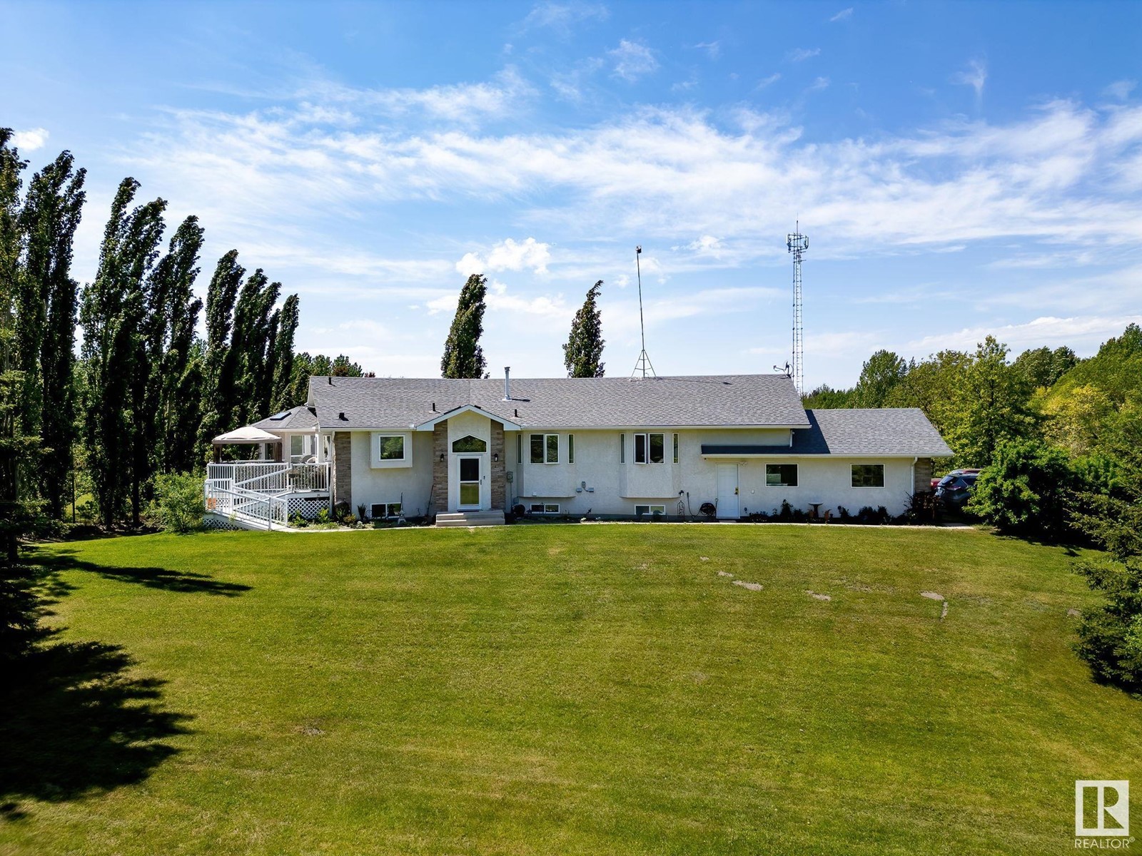 22 52212 RGE ROAD 274