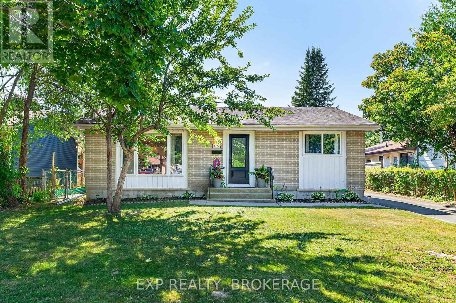 1284 WAVERLEY CRESCENT