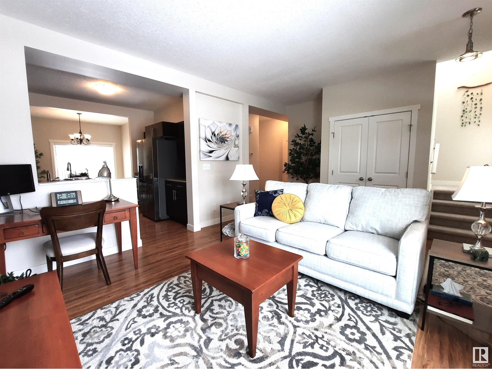 #7 300 QUEEN ST