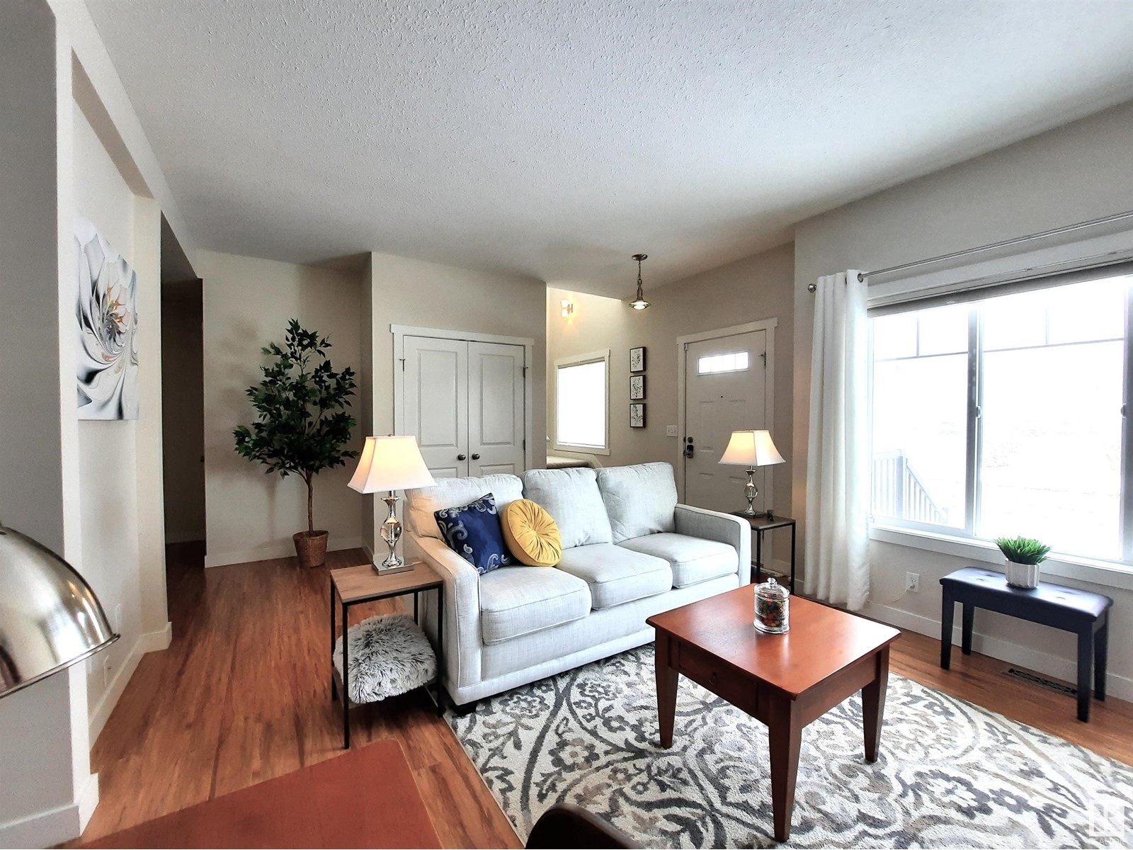 #7 300 QUEEN ST