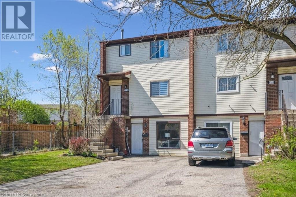 421 BAIRSTOW Crescent Unit# A