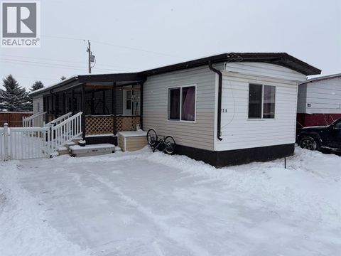 224 Polar Avenue NE High River AB T1V1J5