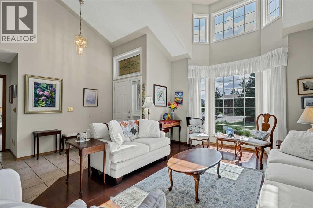 22 Varsity Estates View NW