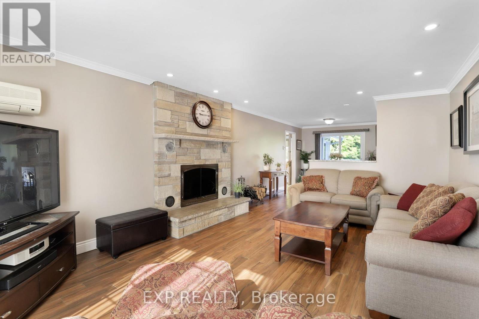 6385 THIRD LINE ROAD