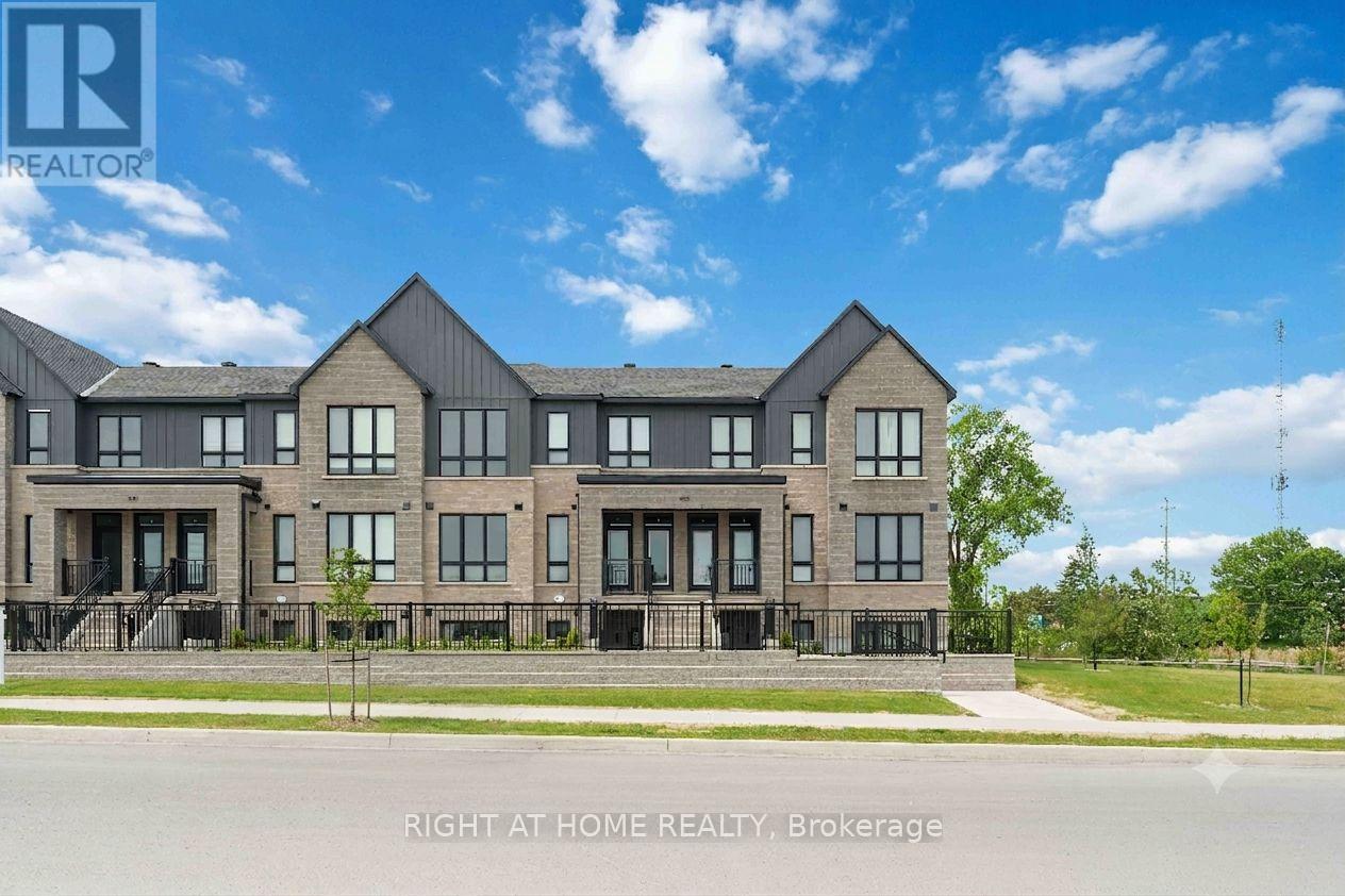 Photo 1 of 32 — D - 800 ROGER GRIFFITHS AVENUE Unit D, Ottawa, ON K2S3A9