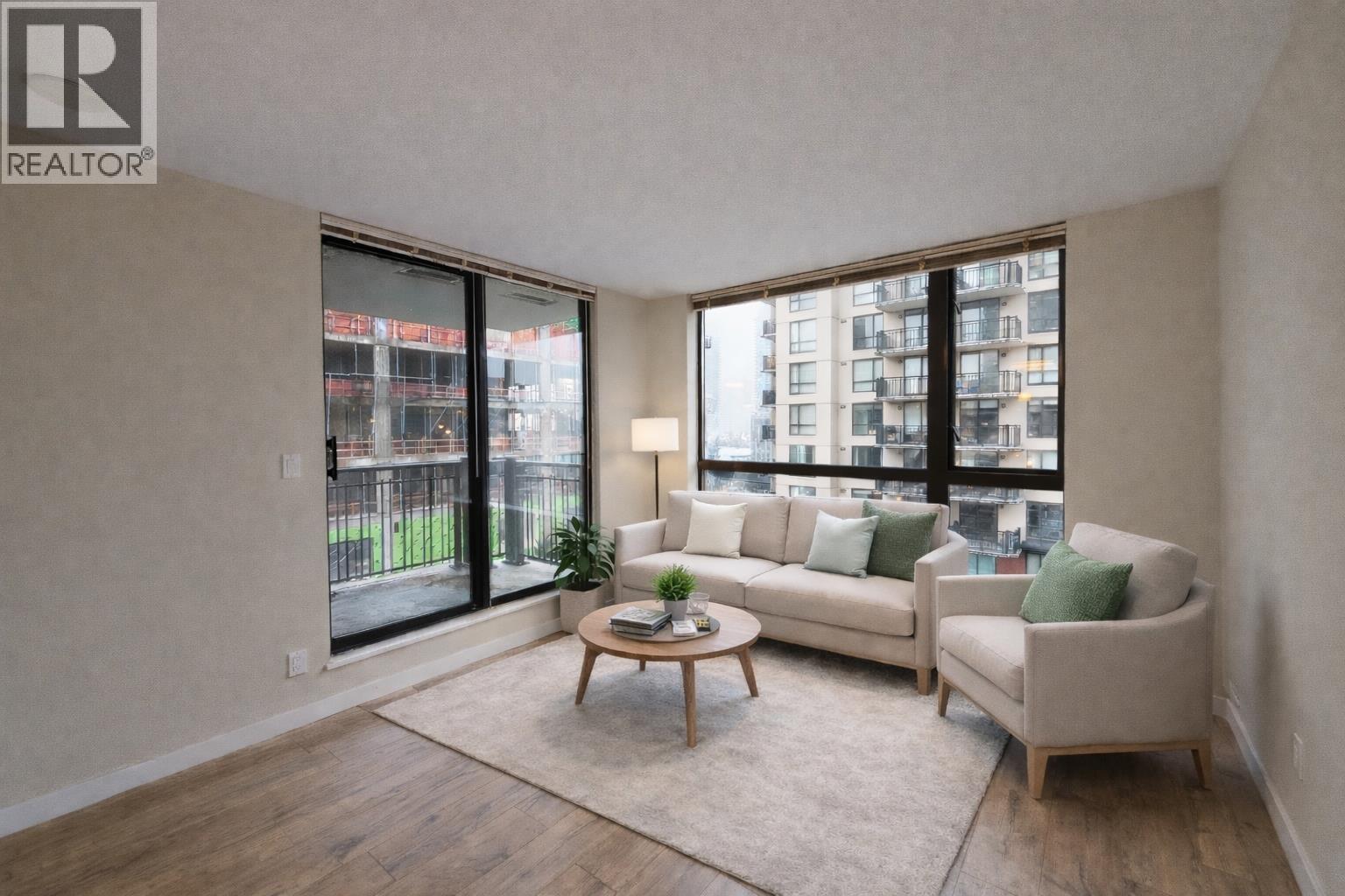 505 814 ROYAL AVENUE