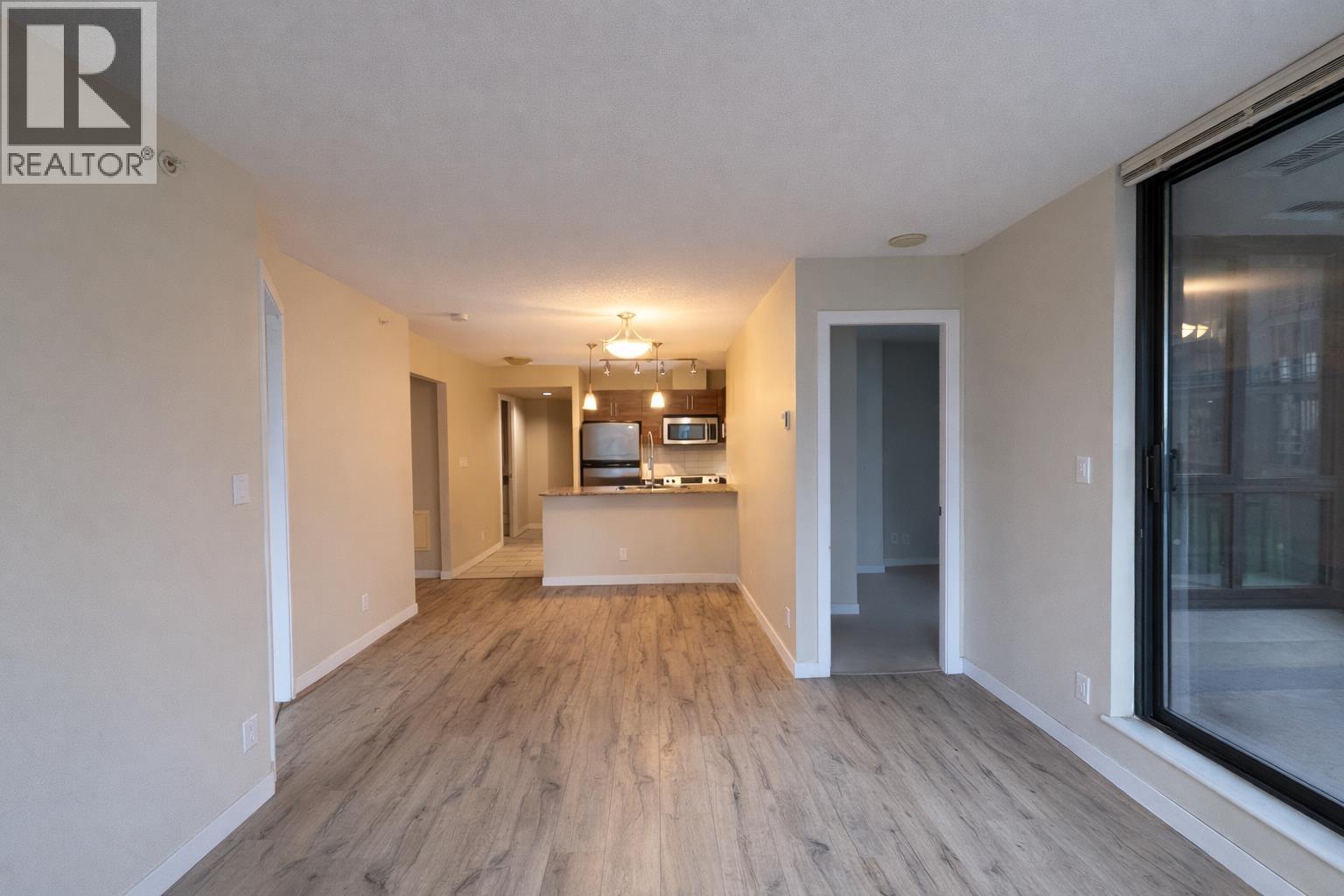 505 814 ROYAL AVENUE