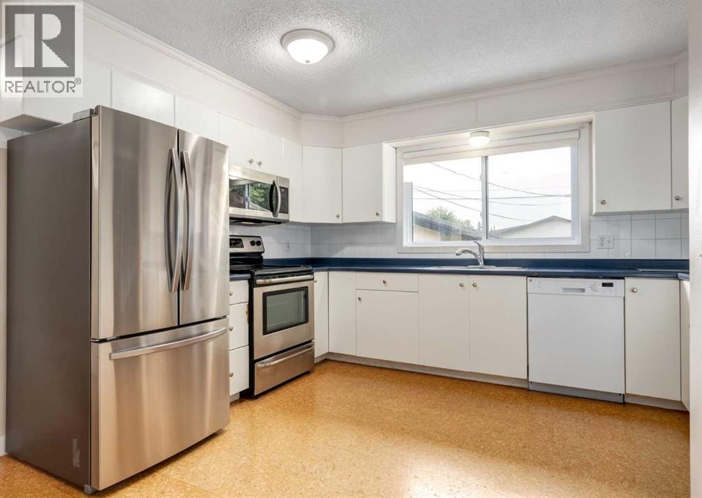7 Lake Sylvan Close SE