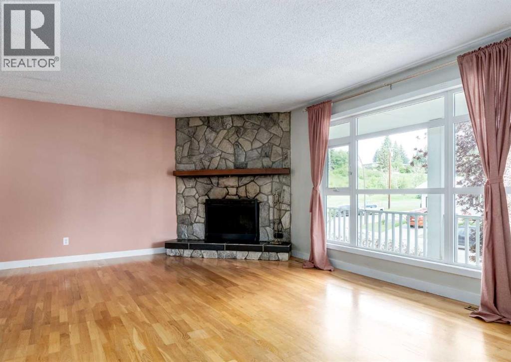 7 Lake Sylvan Close SE